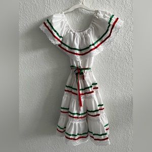 Mexican costumes Sz 4